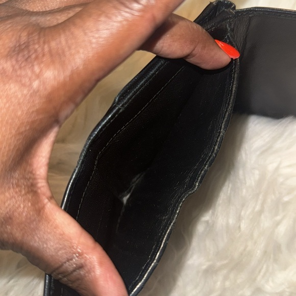 Authentic Gucci Black Leather Bifold Wallet With Silver Metal GUC - Picture 10 of 16